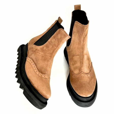 Ghete si Botine - Ghete dama din piele intoarsa cu talpa extralight Camel Linda