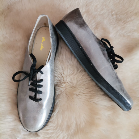 Pantofi casual din piele naturala argintie cu siret Foxy, 39 [2]