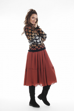 Pulover tricotat negru cu model floral si maneci lungi [3]