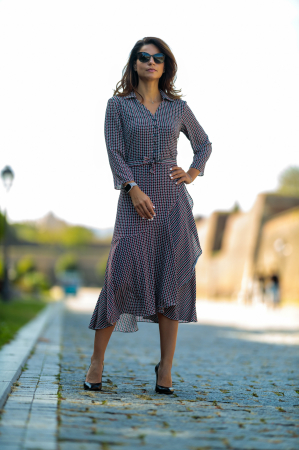 ⚡ LIVRARE IMEDIATĂ! - Rochie midi din vascoza cu nasturi si volanase, Arcassia, 38