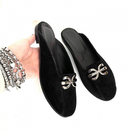 Saboti - Saboti dama din piele naturala cu accesoriu metalic Fly Black