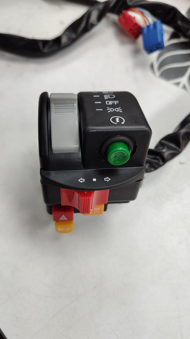 BUTON LUMINII STANGA CFMOTO CFORCE 600 / 625 2020-2022 [3]