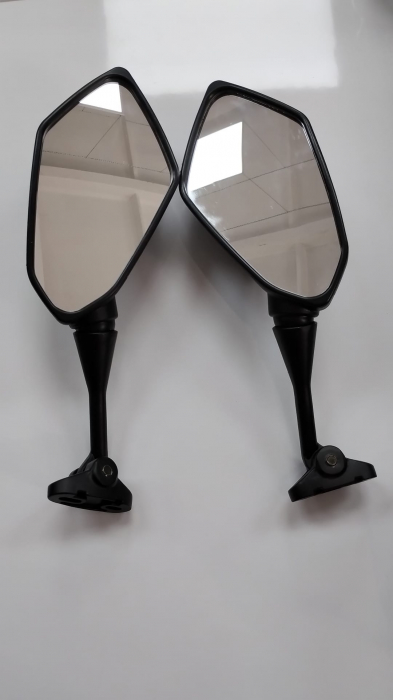 OGLINZI MOTO CU PRINDERE IN CARENA [4]