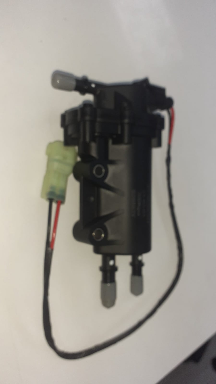 thumbnail interactive-video image 1 of TGB Blade 550 FL LT Target IRS EFI Fuel Pump - Replaces 926892Y, 926026, 926026M 1 of 4