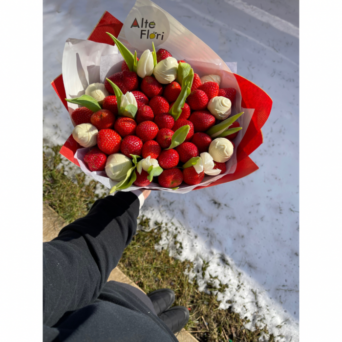 Buchet de flori cu capsuni [2]