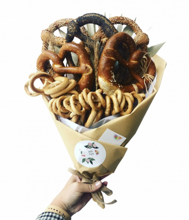 Lista buchete - Cadou cu covrigi si patiserie