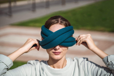 Perna de relaxare pentru ochi Loop Eye Pillow [4]