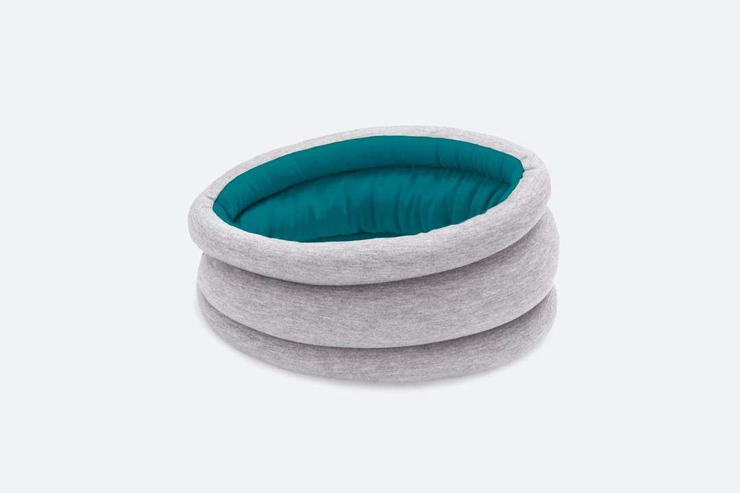 Perna de calatorie versatila Light Ostrichpillow Blue Reef