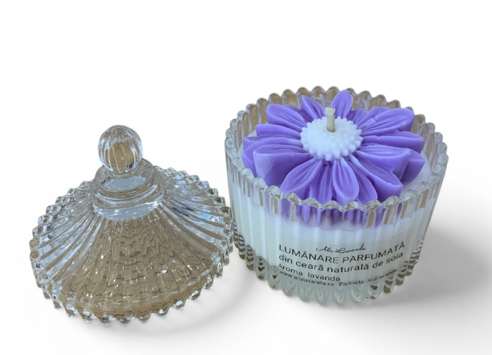 Lumânare parfumată în bomboniera sticlă [3]