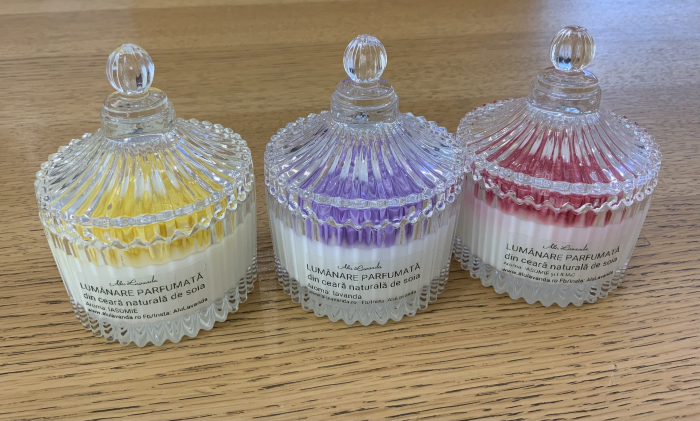 Lumânare parfumată în bomboniera sticlă [4]