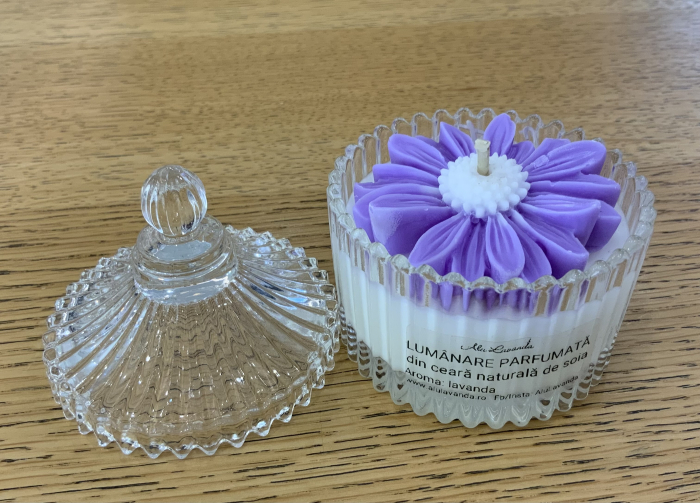 Lumânare parfumată în bomboniera sticlă [5]