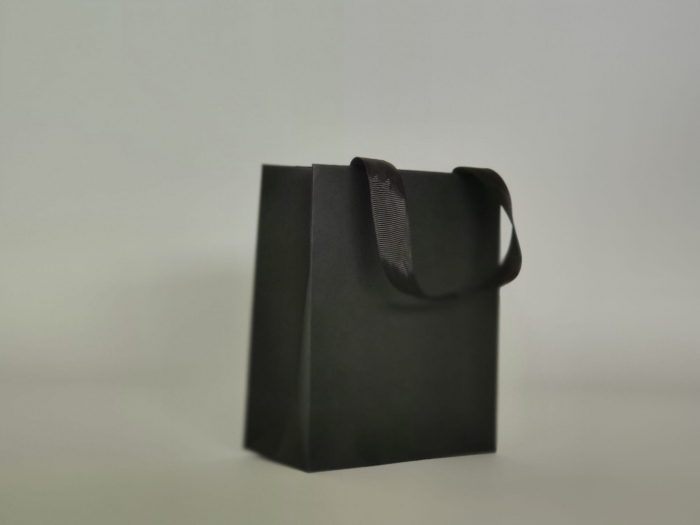 Punga carton NEGRU premium, cu maner din panglica [3]