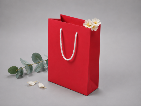 Pungi ARGINTII premium - Punga carton ROSU premium, cu maner din SNUR textil