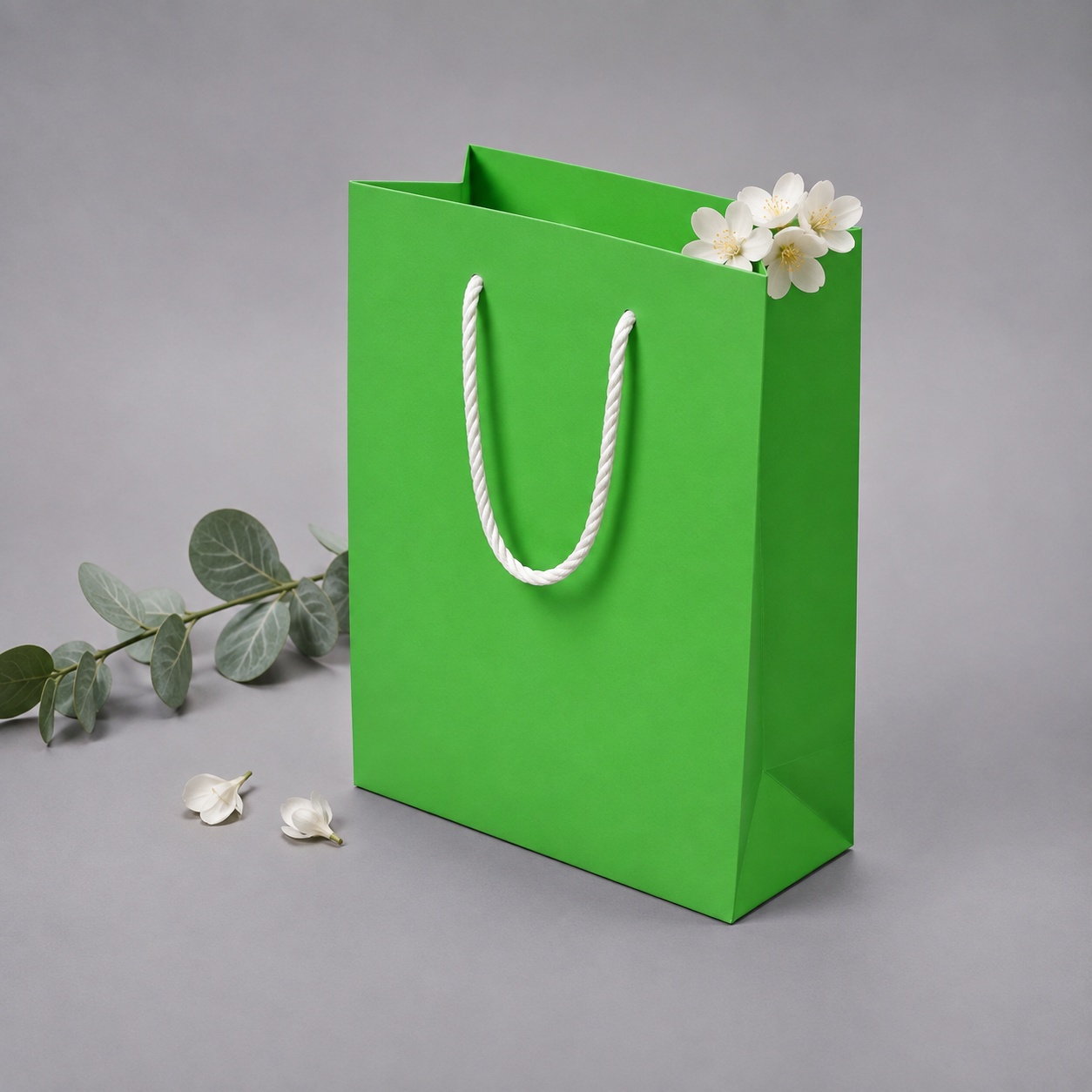 Punga carton VERDE INCHIS 14x7x17 cm netiparita, PREMIUM, cu maner din snur textil