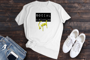 Cadouri pentru Nasi - Tricou personalizat expert in distantarea sociala
