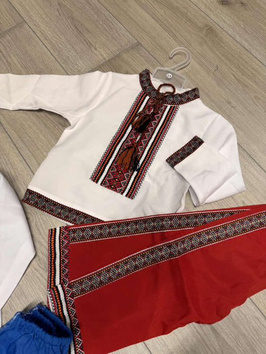 Costum rosu traditional baieti cu broderie [2]