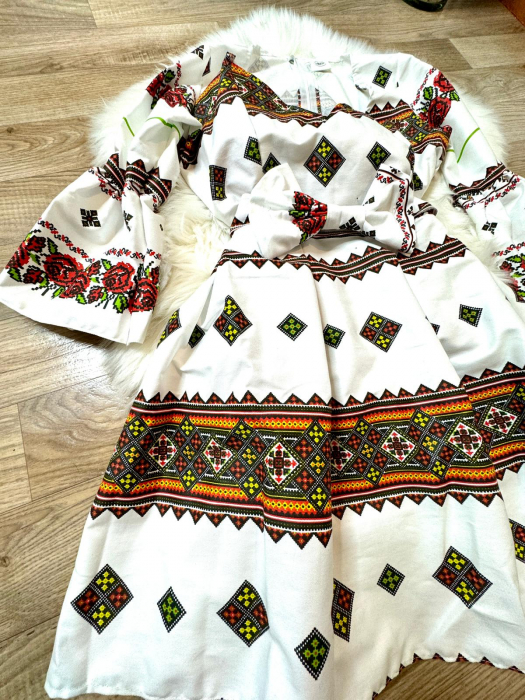 Rochie Romaneasca - Alb [2]