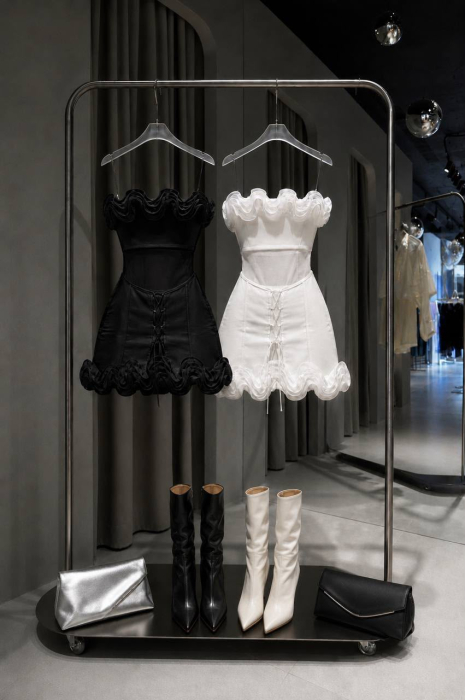 Rochie scurtă elegantă cu volane ELLIE - Negru [4]