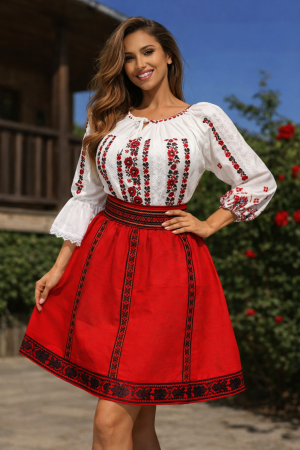 Treninguri si Compleuri - Costum Traditional Dama