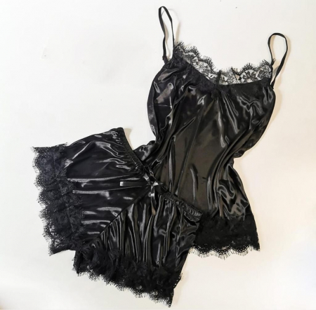 Pijamale si halate de baie - Pijama neagra satin si dantela