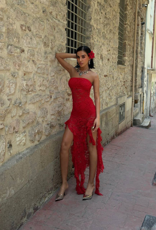 NOUTĂȚI - Rochie elegantă asimetrică din dantelă ISABELLA - Rosu