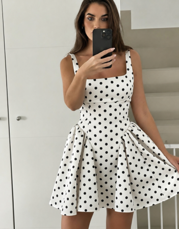 ÎMBRĂCĂMINTE - Rochie Mini Elegantă Vivienne – Alb cu buline negre