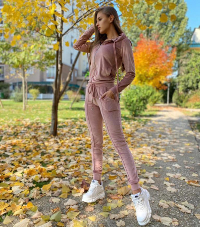 Treninguri si Compleuri - Trening Catifea Roz Fermoar
