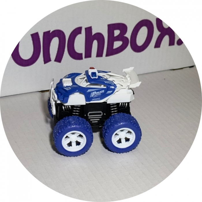 Mașinuță de jucărie cu inerție și tracțiune 4x4 [6]
