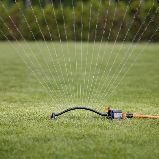Aspersor oscilant Fiskars, 17 jeturi de pulverizare [2]