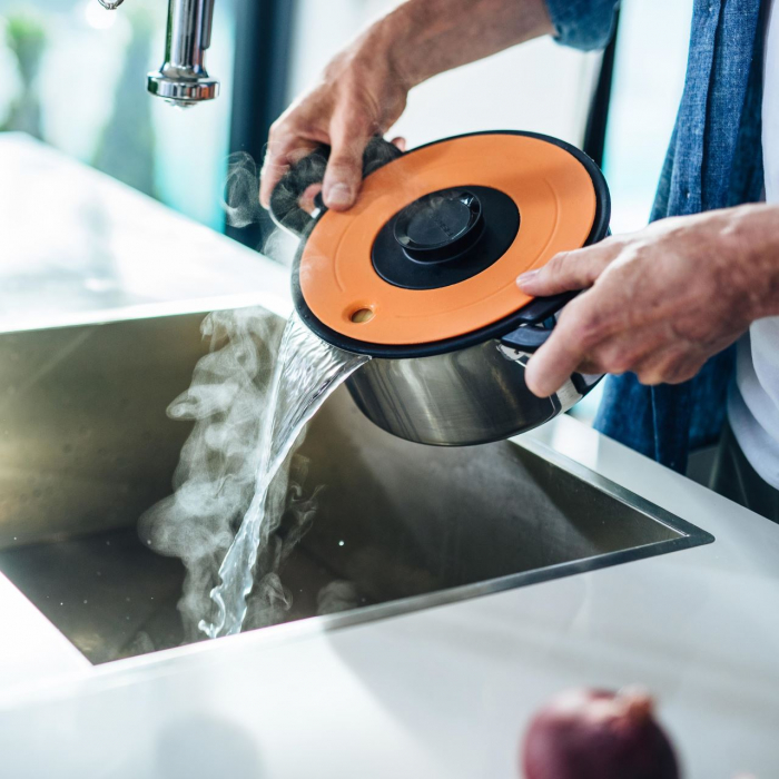 Cratita cu capac pentru sosuri Fiskars Functional Form, 1.5 L [15]