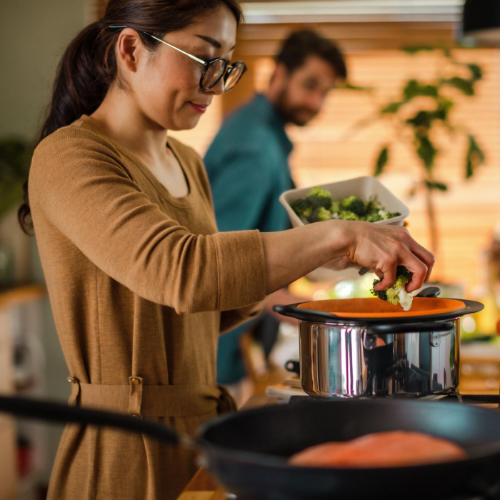 Cratita cu capac pentru sosuri Fiskars Functional Form, 1.5 L [8]