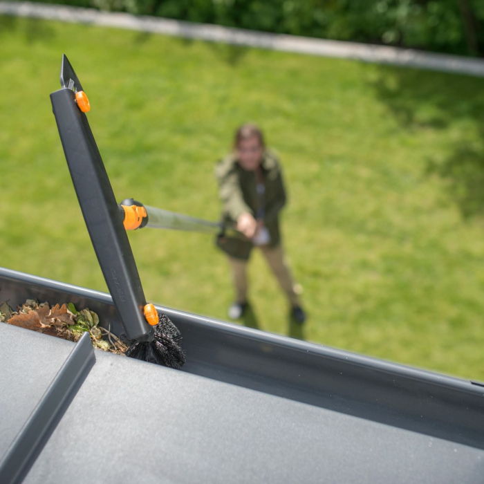 Curatator de jgheaburi Fiskars QuikFit, 340 mm, 340 g [4]