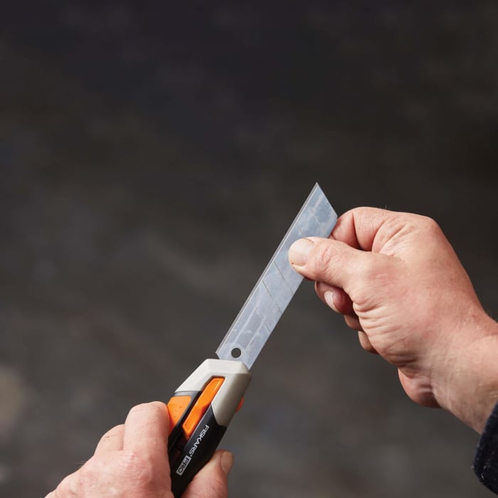 Cutit cu lama segmentata de 25 mm Fiskars CarbonMax Snap-Off, 1027228 [7]