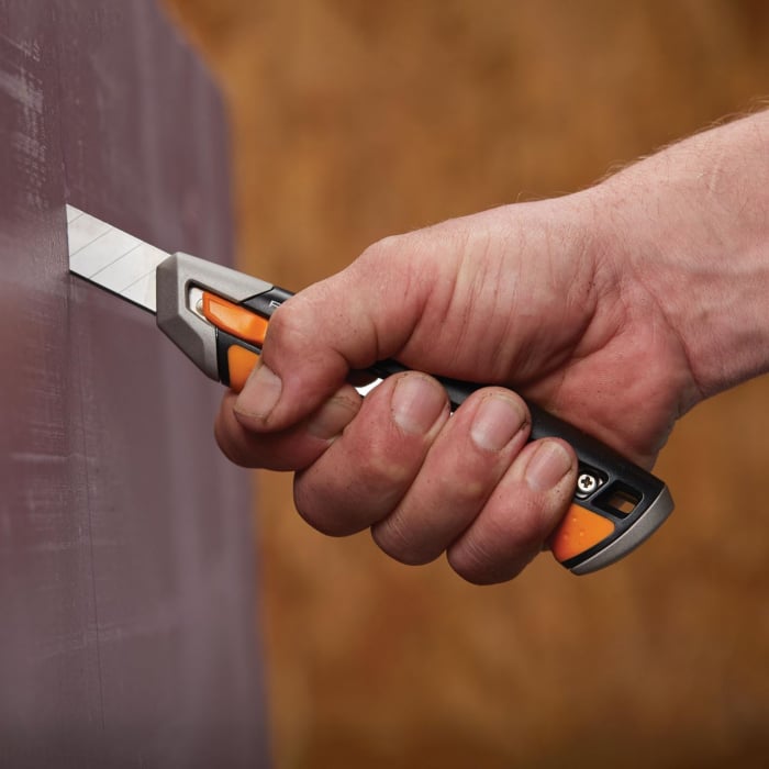 Cutit cu lama sgmentata de 18 mm Fiskars CabonMax Snap-Off, 1027227 [8]