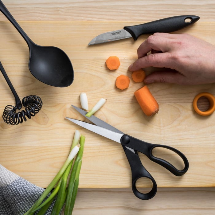 Cutit pentru curatat Fiskars Essential, 7 cm, otel inoxidabil [2]