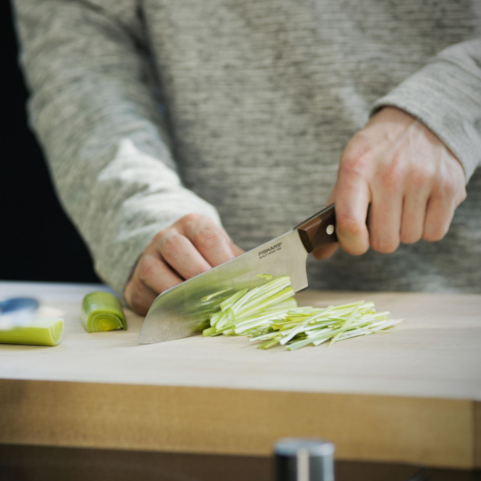 Cutit Santoku Fiskars Norr, 16 cm, otel inoxidabil [4]