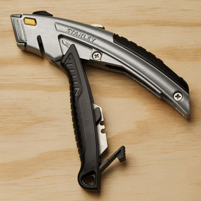 Cutter Stanley cu lama retractabila,180 mm, 3 lame incluse [11]