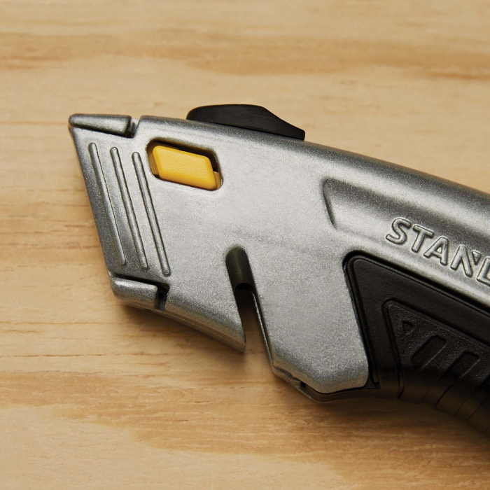 Cutter Stanley cu lama retractabila,180 mm, 3 lame incluse [13]