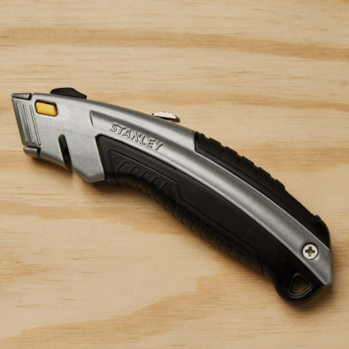 Cutter Stanley cu lama retractabila,180 mm, 3 lame incluse [10]