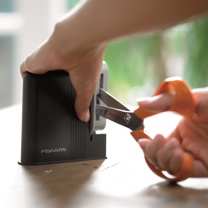 Dispozitiv pentru ascutit foarfeci Fiskars Functional Form [4]