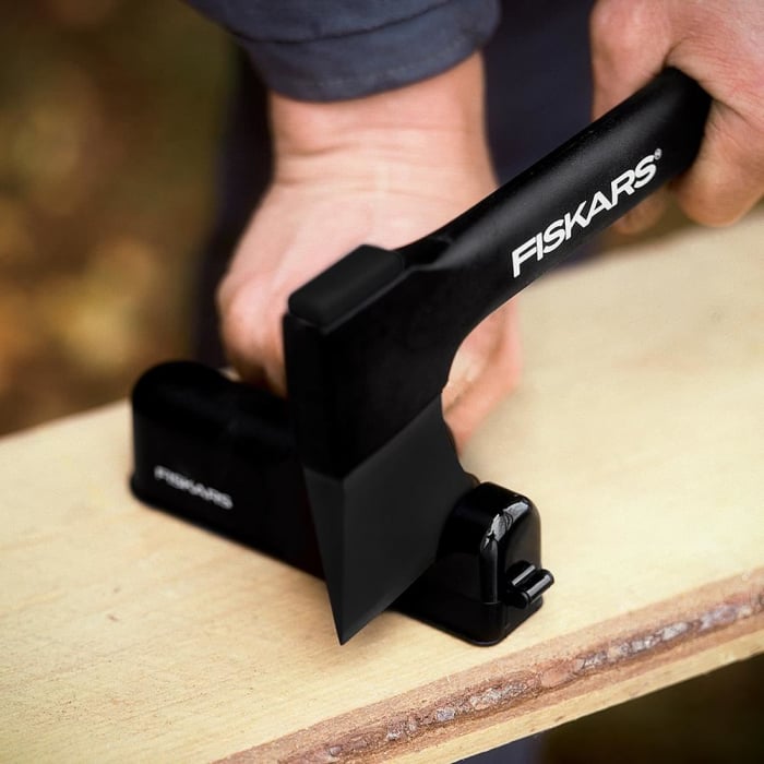 Dispozitiv pentru ascutit topoare si cutite Fiskars Solid [5]