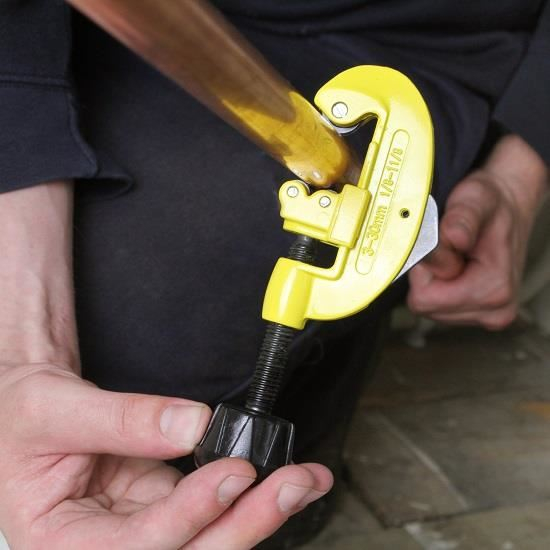 Dispozitiv reglabil Stanley pentru taiat tevi, Ø3-30 mm [4]