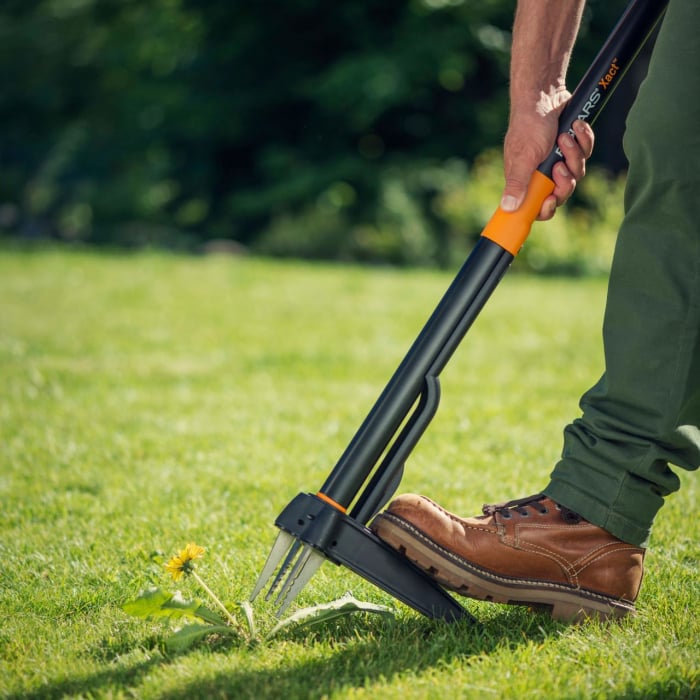 Dispozitiv smuls buruieni Fiskars Xact, 1000 mm, 950 g [9]