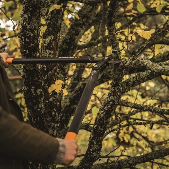 Foarfeca pas cu pas pentru ramuri groase Fiskars PowerGearTM  L72, S [2]
