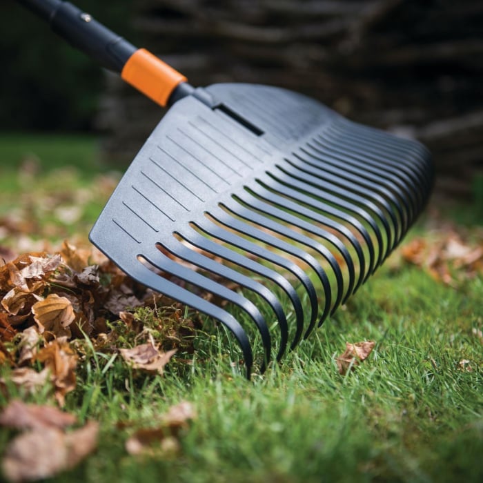 Grebla pentru frunze Fiskars QuikFit, 415 mm, 320 g [3]
