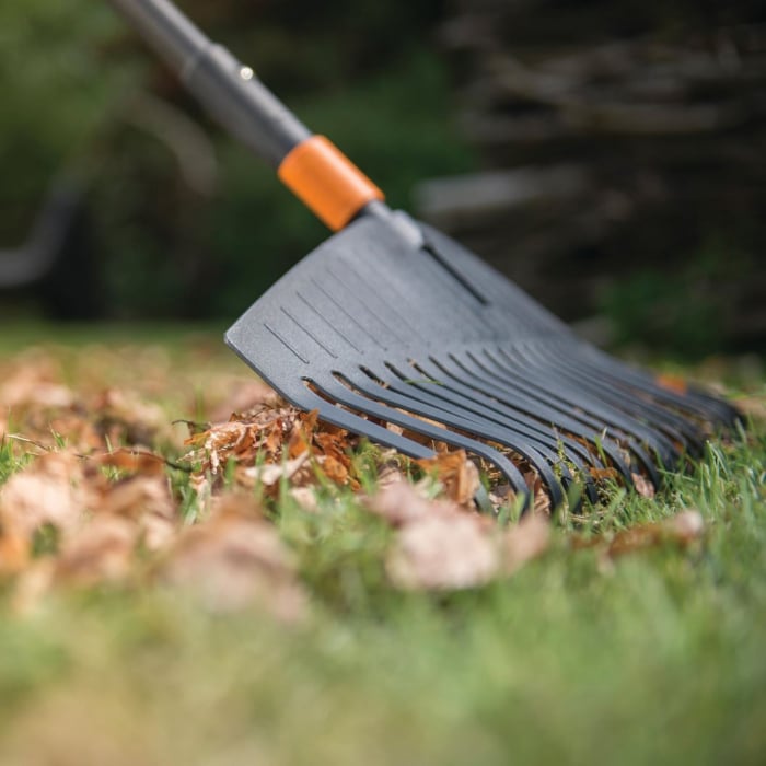 Grebla pentru frunze Fiskars QuikFit, 415 mm, 320 g [2]