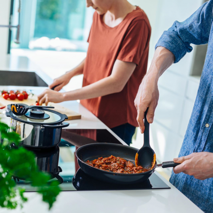 Lingura cu margine din silicion Fiskars Functional Form [3]