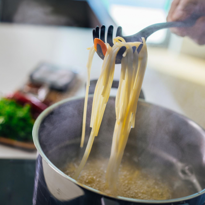 Lingura pentru paste Fiskars Functional Form, 364 mm, 70 g [4]