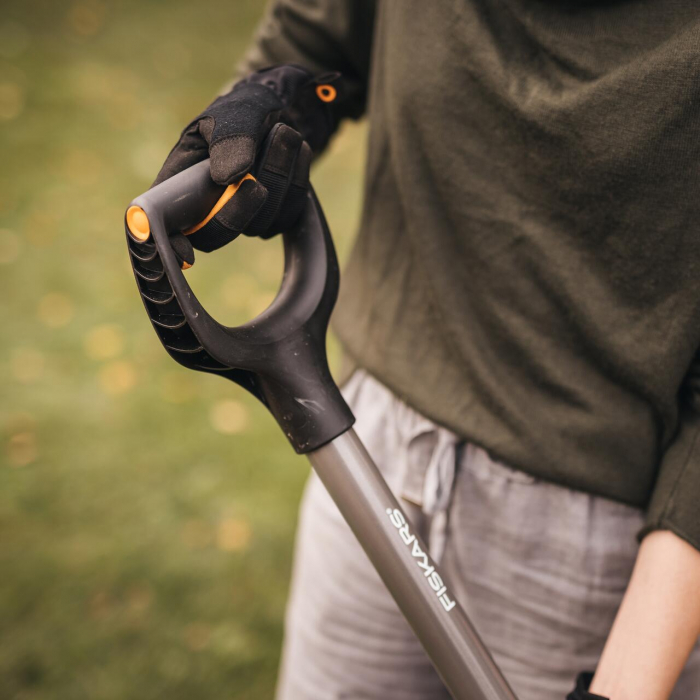Lopata Fiskars Ergonomic 1066712, 130 cm, 2 kg [9]