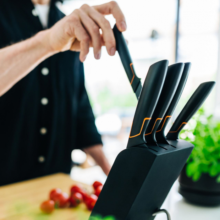 Set 5 cutite + suport Fiskars Edge, otel inoxidabil, negru [6]